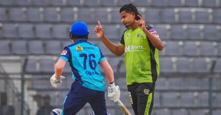 ম্যাচে ৫ উইকেট শিকারী নাসুম আহমেদ